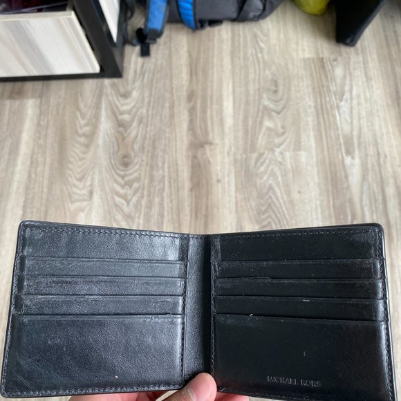 Michael Kors Wallet - Picture 3 of 5